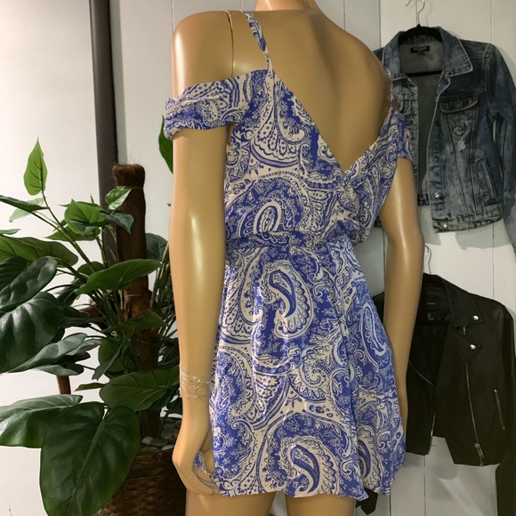 Blue and pink paisley flowy romper - Picture 2 of 2